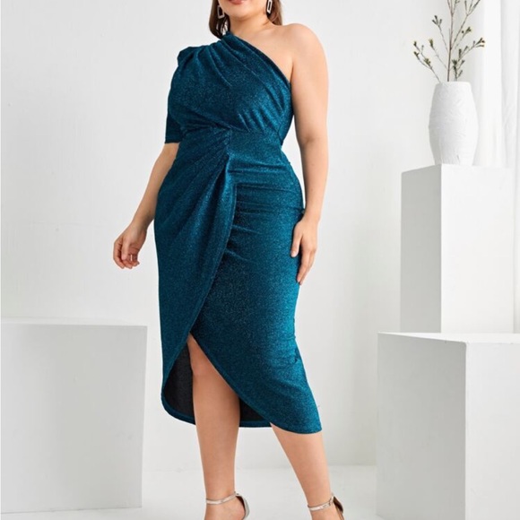 Plus Size Luxe One Shoulder Ruched Asymmetrical Hem Glitter Evening Party Dress - Picture 2 of 16